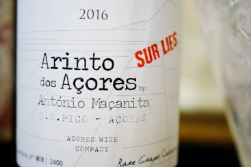 Azores wine company Azores sur lie 2016 (1000x665)